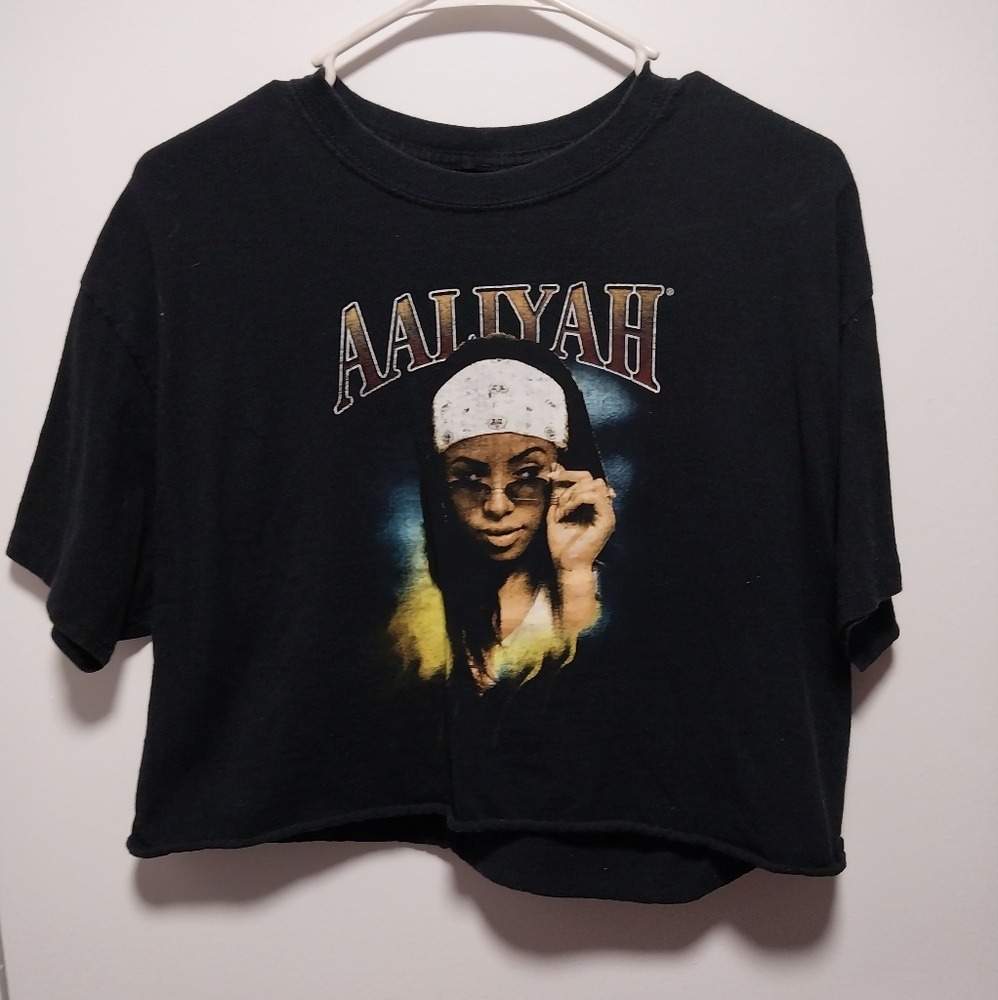 Aaliyah Graphic Crop Top Tee